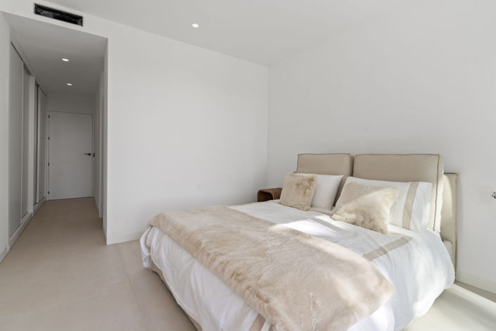 Image No.12-4 Bed Apartment for sale