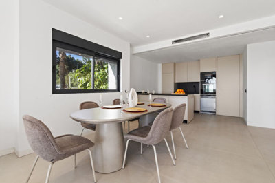 8-e64a9055bba3e77ac8aca3b893cdf826