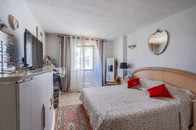 13-5fd73dea700db77384c091ca9818b1a9