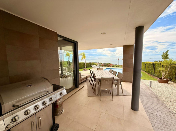 Image No.5-4 Bed Villa for sale