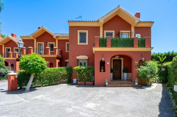 Image No.1-3 Bed Villa for sale