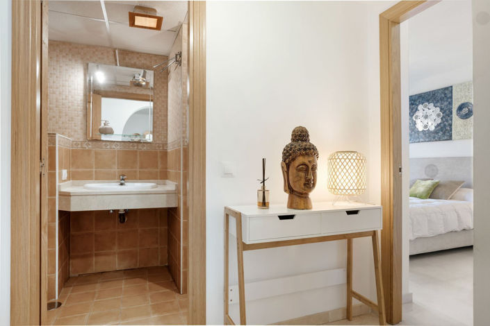 Image No.16-2 Bed Apartment for sale