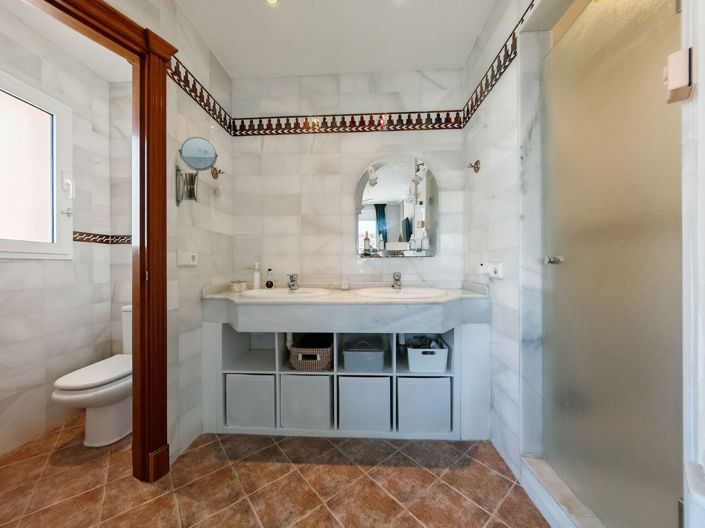 Image No.19-3 Bed Villa for sale