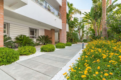 15-11d12f2f454f2f5e9b981fdd8b901d51