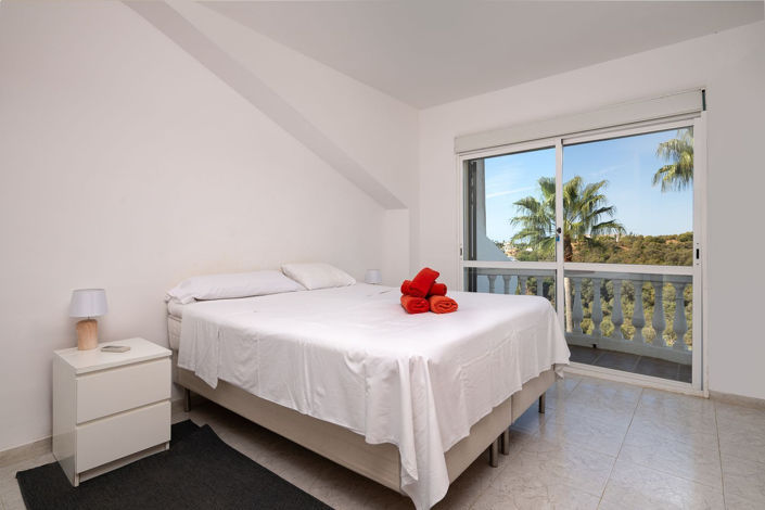 Image No.14-4 Bed Townhouse for sale