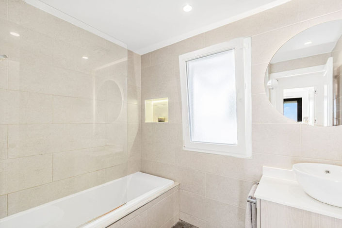 Image No.26-3 Bed Townhouse for sale