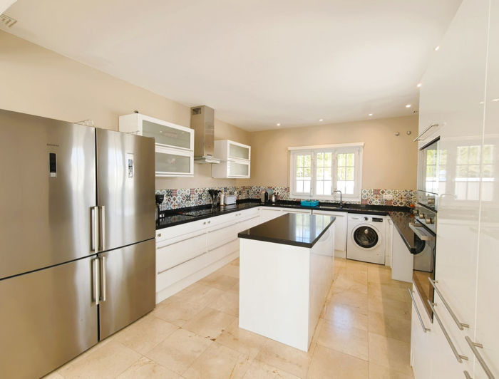 Image No.10-3 Bed Villa for sale