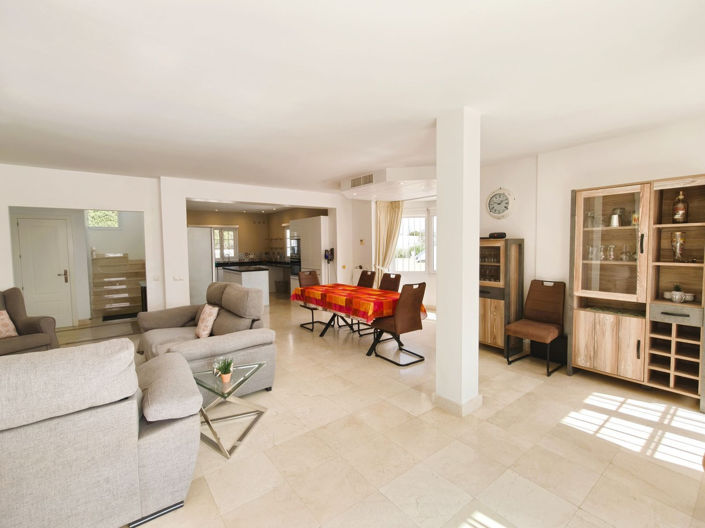 Image No.6-3 Bed Villa for sale