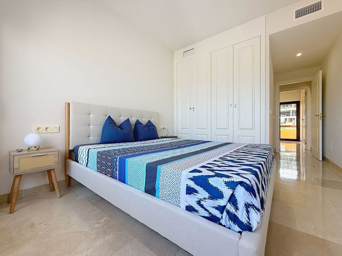 Image No.20-3 Bed Apartment for sale