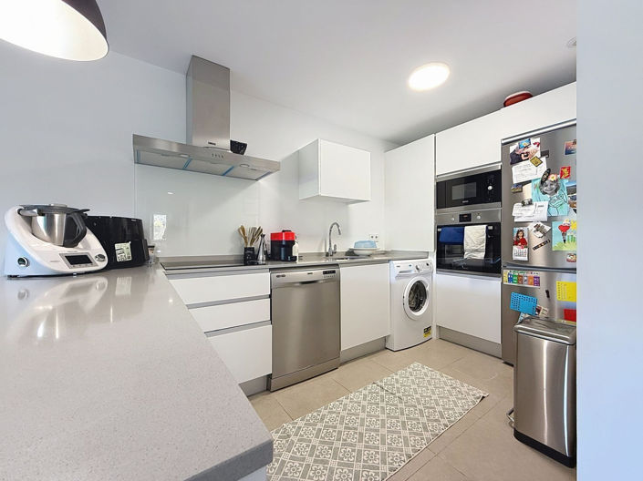 Image No.11-3 Bed Apartment for sale