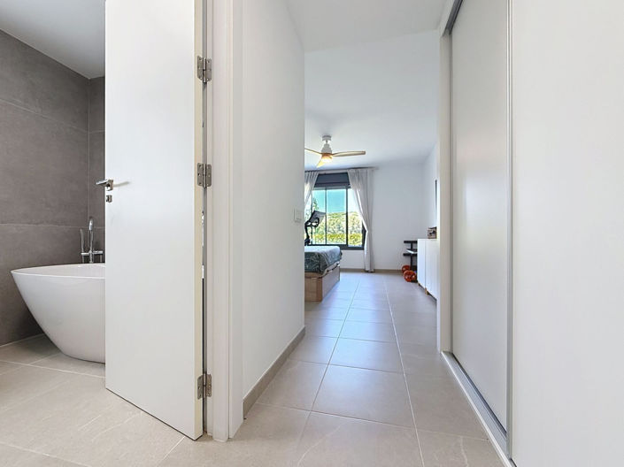 Image No.13-3 Bed Apartment for sale