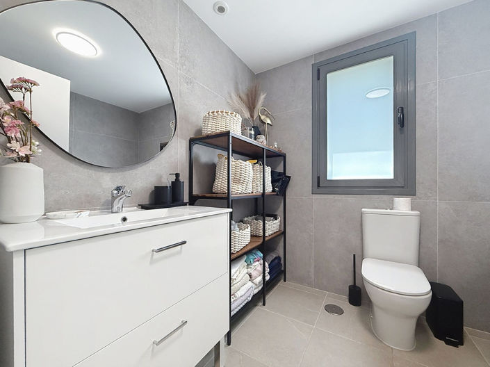 Image No.17-3 Bed Apartment for sale