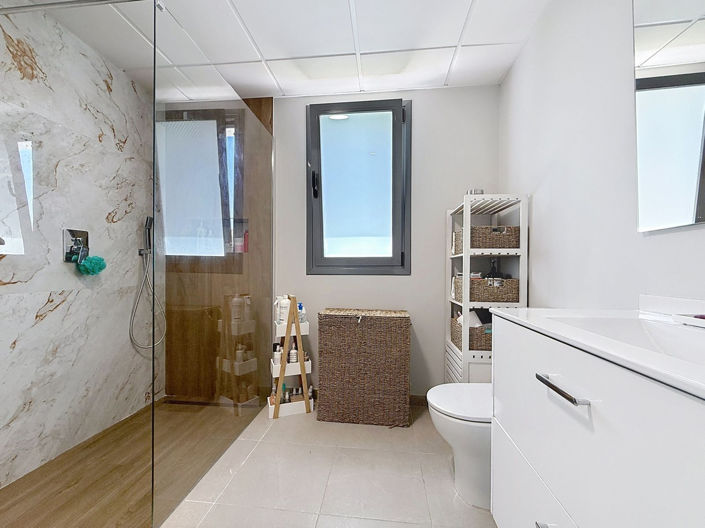 Image No.21-3 Bed Apartment for sale