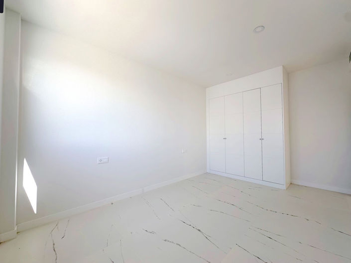 Image No.18-3 Bed Apartment for sale