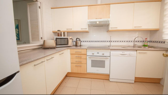 Image No.11-3 Bed Townhouse for sale