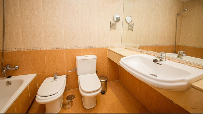 Image No.20-3 Bed Townhouse for sale