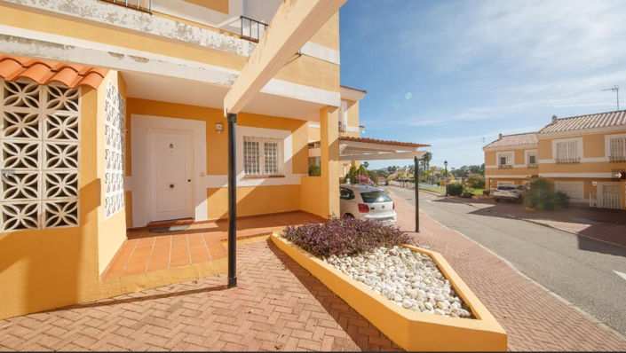 Image No.23-3 Bed Townhouse for sale