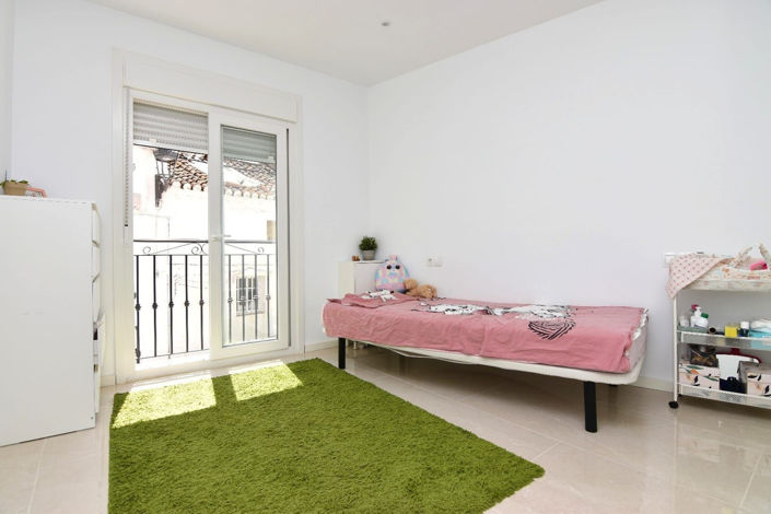 Image No.24-3 Bed Apartment for sale