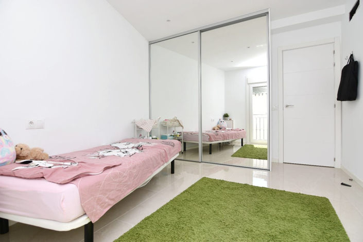 Image No.25-3 Bed Apartment for sale