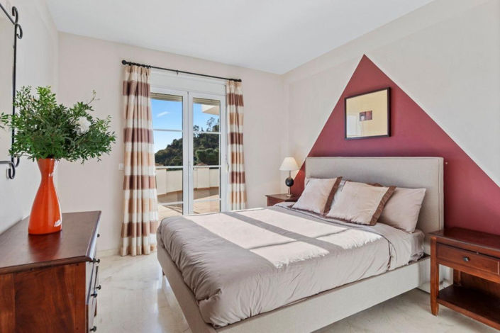 Image No.20-3 Bed Apartment for sale