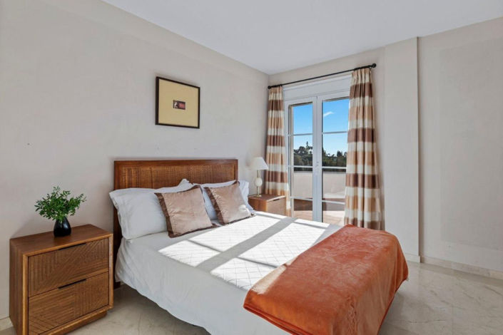 Image No.22-3 Bed Apartment for sale