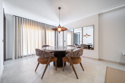 12-53013098fcab6c38b1379cd33298e050