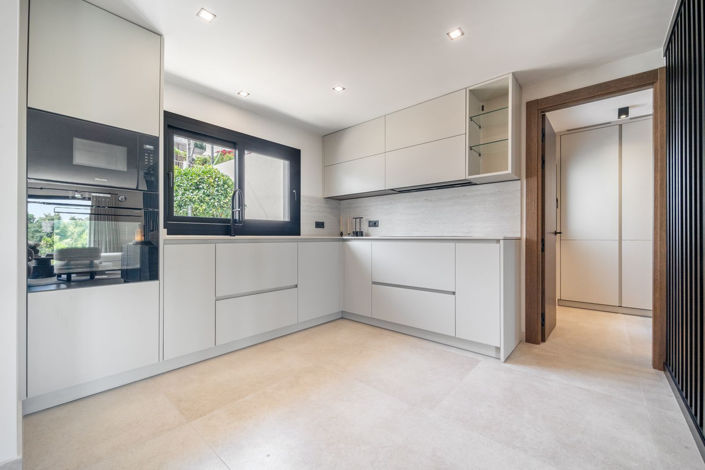 Image No.15-5 Bed Villa for sale