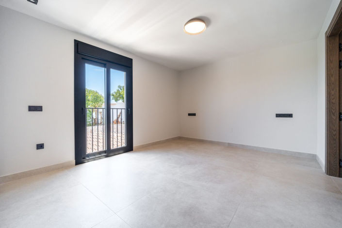 Image No.30-5 Bed Villa for sale