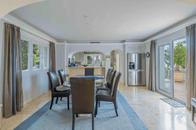 12-53013098fcab6c38b1379cd33298e050