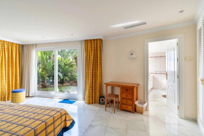 Image No.27-5 Bed Villa for sale