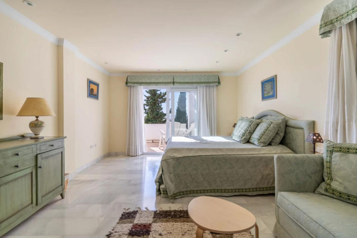 Image No.28-5 Bed Villa for sale