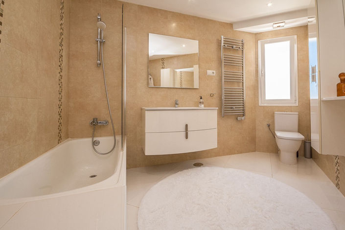 Image No.30-6 Bed Villa for sale