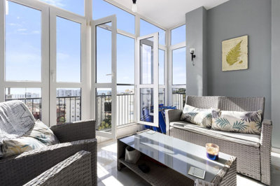 10-bb915d1cb19341576dcdc994b81ab9c5