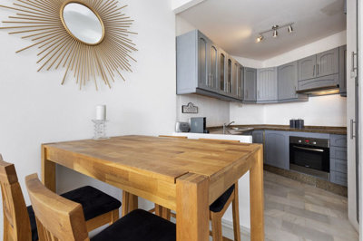 13-5fd73dea700db77384c091ca9818b1a9