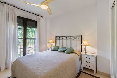 11-20939a0134ad724a8cb2a801094d15a4