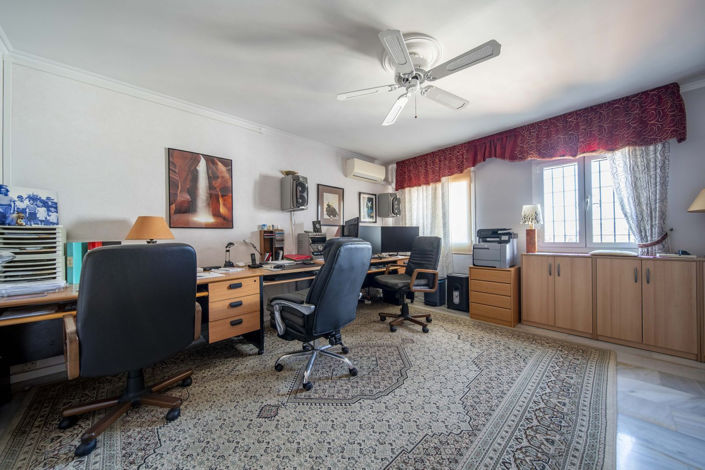 Image No.30-4 Bed Villa for sale