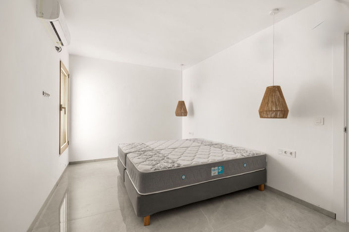 Image No.18-7 Bed Villa for sale