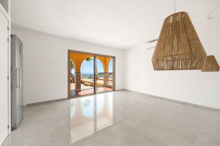 Image No.20-7 Bed Villa for sale