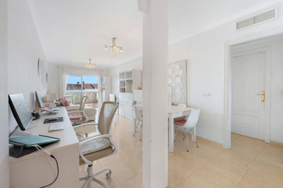 12-53013098fcab6c38b1379cd33298e050