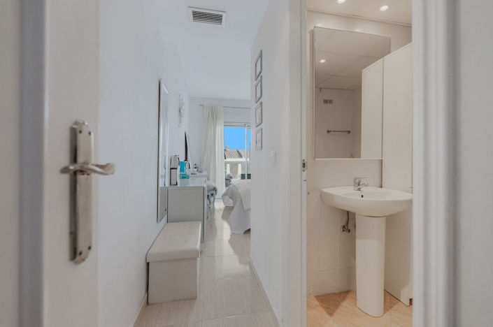 Image No.26-2 Bed Apartment for sale