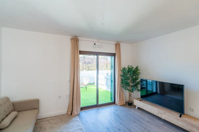 10-bb915d1cb19341576dcdc994b81ab9c5