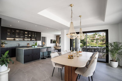 11-20939a0134ad724a8cb2a801094d15a4