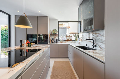 15-11d12f2f454f2f5e9b981fdd8b901d51