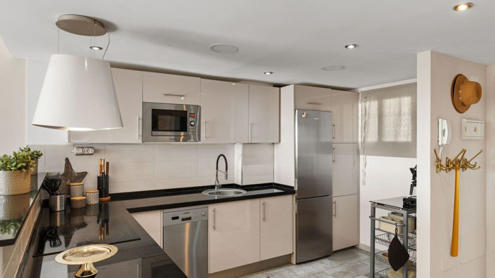 Image No.20-2 Bed Apartment for sale