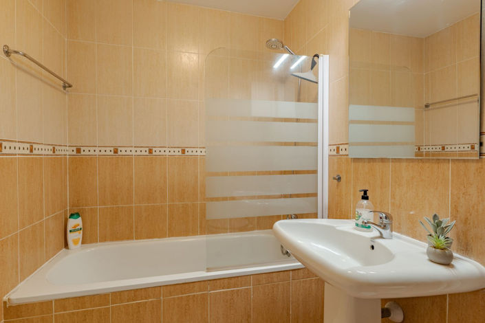 Image No.20-2 Bed Apartment for sale