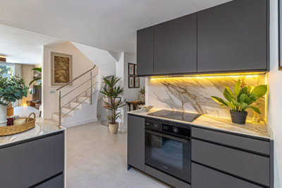 11-20939a0134ad724a8cb2a801094d15a4