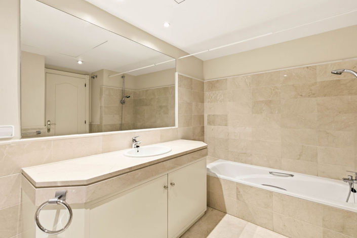 Image No.15-4 Bed Apartment for sale