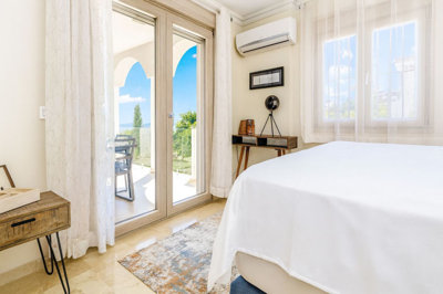 12-53013098fcab6c38b1379cd33298e050