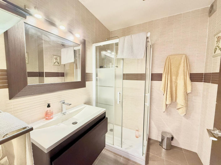 Image No.15-2 Bed Apartment for sale