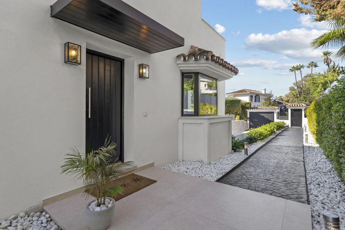 Image No.4-4 Bed Villa for sale